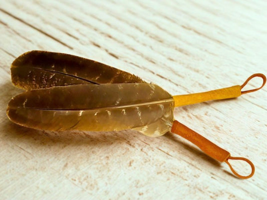 Smudge Feather 10"